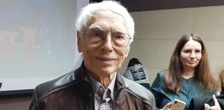 Александр Зацепин пообещал обучить нотной грамоте петуха