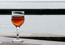 В Англии с понедельника разрешили пить на улице