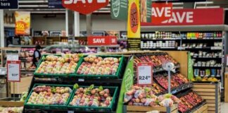 »Снимайте, а то будет плохо», – в супермаркете Киева произошел инцидент из-за футболки с гербом России