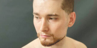 Поэт и критик Игорь Дуардович сделал татуировку обложки журнала