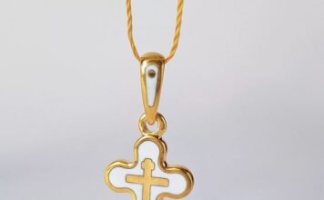 Детский золотой крест: как выбрать