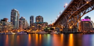 Канада открылась для иностранных туристов с прививкой, но не для россиян