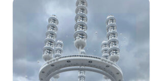 Над Москвой появился летающий город