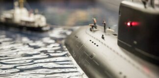 Американская АПЛ столкнулась с неопознанным объектом