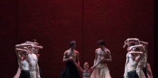 Константин Богомолов свой первый балет начал с разгона демонстрации