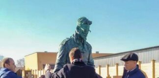 Писатели прокомментировали памятник Эдуарду Лимонову: «Хорошее дело»