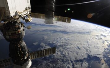 Ради японских туристов подняли орбиту МКС