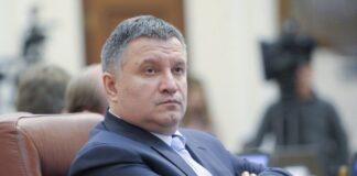 Аваков обратился к Зеленскому после слов о госперевороте: «Крышку может сорвать у любого»