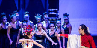 Чеховский фестиваль возобновил работу радикальным прочтением древнегреческого мифа