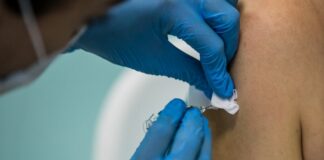 Сербия первой в Европе решила зарегистрировать российский «Спутник Лайт»