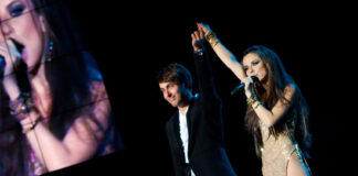 Анна Плетнева рассказала о плетке и наручниках, помогающих в музыкальной карьере