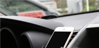 Держатели для iPhone в авто: чем они удобны