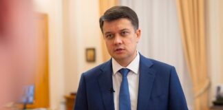«Это не история 2018 года”, — Разумков назвал человека, который «позвал» Зеленского в политику