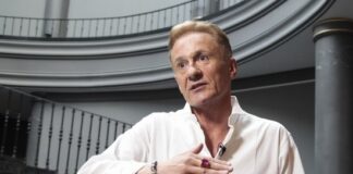 Меньшиков ответил на обвинения в краже спектакля: «Украл бы поталантливее»