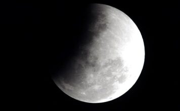 Бывший и.о. главы НАСА займется разработкой окололунной платформы