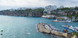 Туроператоры в апреле возобновят чартерные программы на турецкие курорты