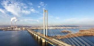 Завтра в Киеве закроют один из мостов через Днепр – предупреждение для горожан