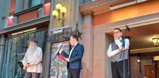 Вахтанговский театр закрыл сезон на улице