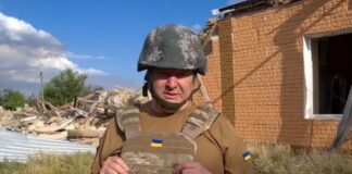 «Это с вашего благословения», — Порошенко обратился к Гундяеву на фоне церкви, разрушенной армией РФ