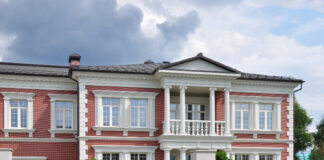 Облицовка фасадов искуственным камнем от Фасадстоун: особенности