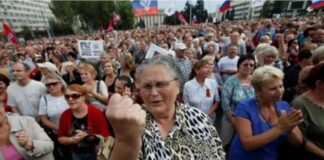 «Свои зарядили. Кто ответит за это?» — жители Донецка возмущены обстрелом города российской армией