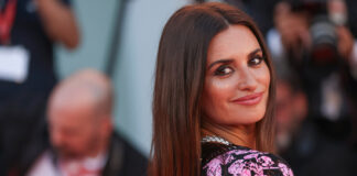 На Венецианском кинофестивале Пенелопа Крус и Кьяра Мастроянни предстали несчастными матерями