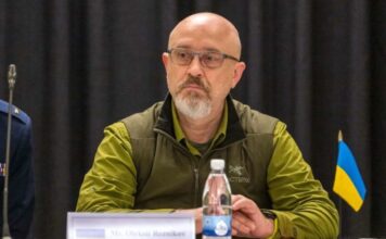 «В Украине будет проведена частичная мобилизация комаров», — троллинг россиян от Резникова