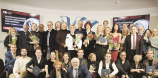 В редакции «МК» зажигательно вручили Театральную премию