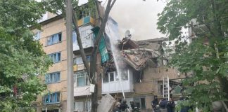 «В хате холодрыга, постоянные обстрелы», – как живут мирные люди в Бахмуте