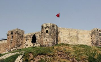 История разрушенной землетрясением крепости в Турции насчитывает тысячелетия