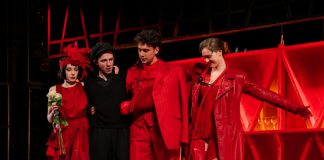 Известный роман Ремарка поставили в «Мастерской Фоменко»