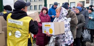 Жители прифронтовой Дружковки получили помощь от Фонда Рината Ахметова