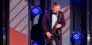 Игорь Бутман: «Однажды я забил шайбу с передачи Владимира Путина»