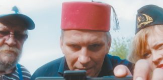 Китайский киновед отправилась к монахам Шаолиня за исцелением и сняла дебютное кино