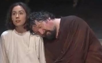 Ирина Апексимова сыграла капризную барыню в беспрерывном сне