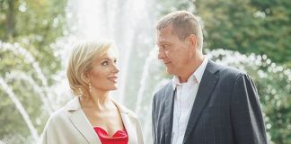 Сериал «Всем по 50» раскритиковали и расхвалили за старомодность