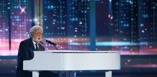 Юрия Антонова увезли со сцены фестиваля в Белоруссии на рояле