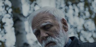 Тарковский ожил под одеялом и на кладбище