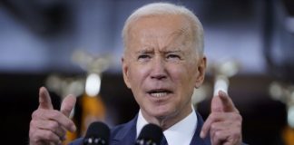 «Силы тьмы не погасят пламя свободы», — Джо Байден поздравил украинцев с Днем Независимости