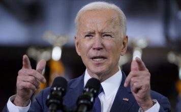 «Силы тьмы не погасят пламя свободы», — Джо Байден поздравил украинцев с Днем Независимости