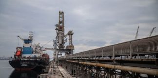 Блокада снята: три ключевых порта Украины в Черном море возобновили прием судов — Bloomberg