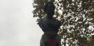 Одесский памятник Пушкину из «расстрельного списка» облили краской