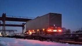 Украина нашла выход из ситуации с блокадой на границе: первые фуры беспрепятственно едут в Польшу