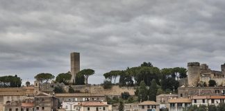 На стройке обнаружены десятки древних скелетов в обуви и драгоценностях