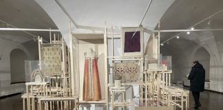 В Суздале показали златотканую красоту