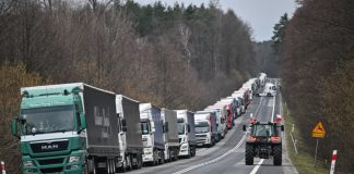 «Блокада будет иметь тяжелые последствия», – власти Украины ответили Польше