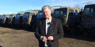 Должны успеть перехватить: Порошенко в Британии покупает еще одну партию грузовиков DAF для ВСУ