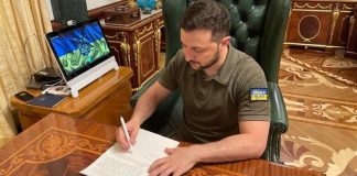 «Поручил предложить решение»: Зеленский отреагировал на петицию о запрете онлайн-казино для военных