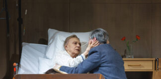 Богомолов поставил самый тихий спектакль по мотивам трагедии «Ромео и Джульетта»