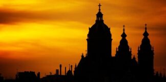 Больше всего в Донецкой области: Опендатабот назвал количество церквей УПЦ МП в Украине. Карта